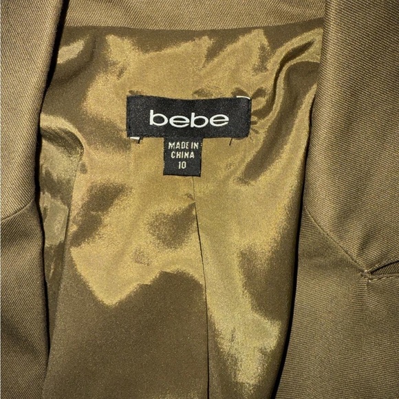 Bebe Tan Linen Blazer Women's Size [Insert Size]
- Lightweight Casual Workwear - Picture 5 of 5